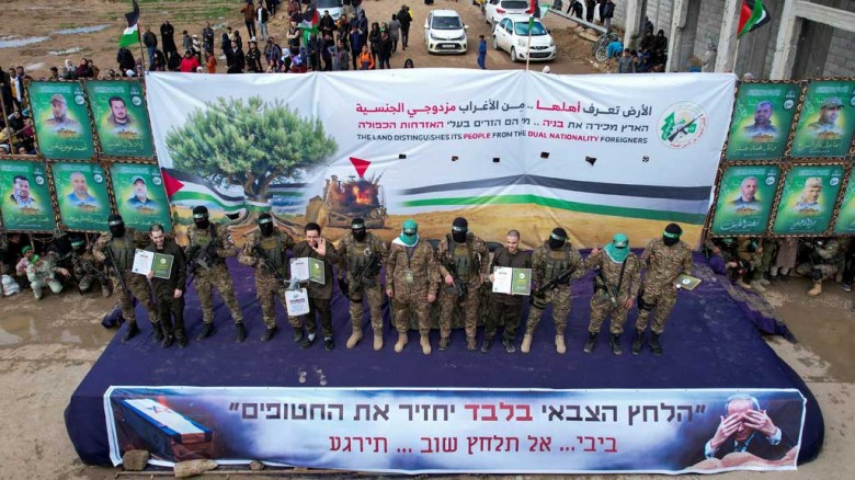 ফিলিস্তিনি বন্দিদের মুক্তি স্থগিত করলো ইসরায়েল