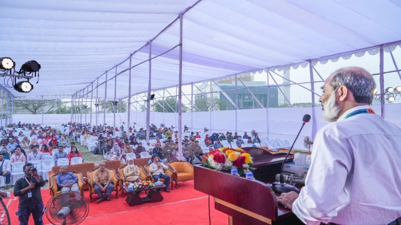 ইউআইইউতে স্প্রিং-২০২৫ শিক্ষার্থীদের নবীনবরণ অনুষ্ঠ...